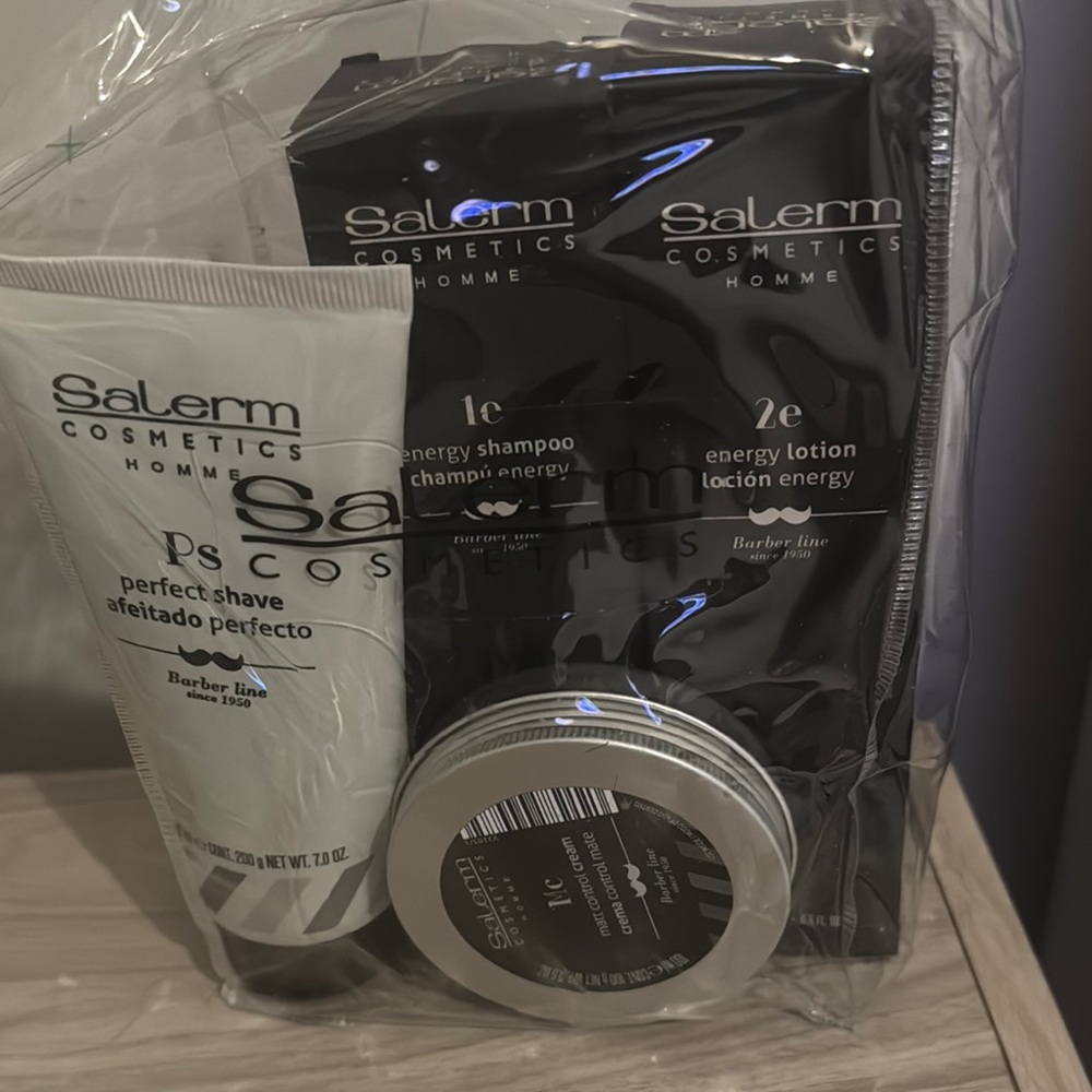 Men's Grooming Set - Black and White